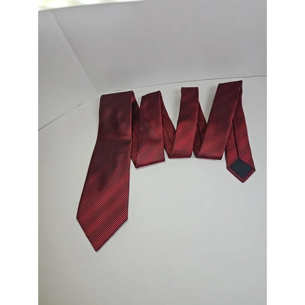 LANVIN Paris Men's 100% Silk‎ Necktie Red LUXURY Designer Tie